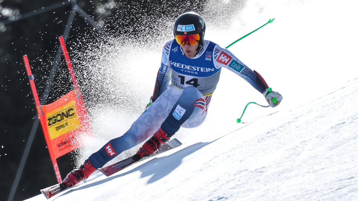 Норвежского горнолыжника эвакуировали с олимпийской трассы на вертолете