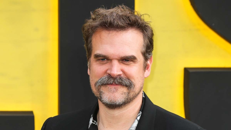 Звезда "Очень странных дел" Дэвид Харбор сыграет главную роль в хорроре про реалити-шоу и экзорцизм