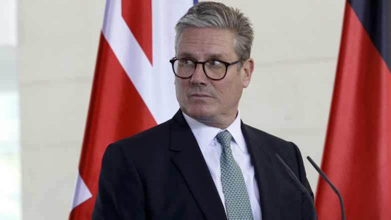 Джонсон обвинил Стармера в тирании из‑за отсрочки местных выборов