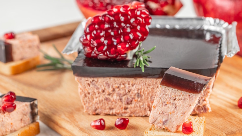 Превращаю бюджетную печенку во французский паштет: секрет рецепта – сало и гранатовый сок