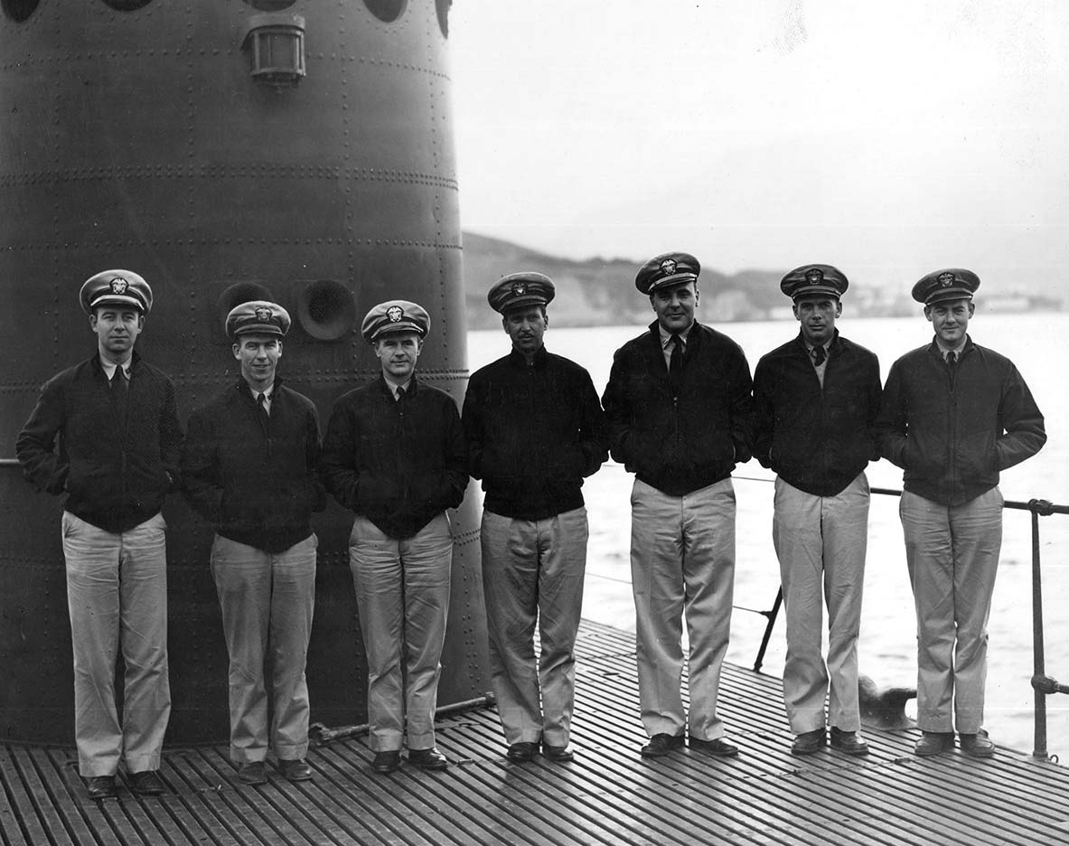 Офицеры субмарины "Гато"