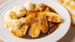 Жареные бананы в ароматной карамели: 10 минут – и вкусный десерт готов