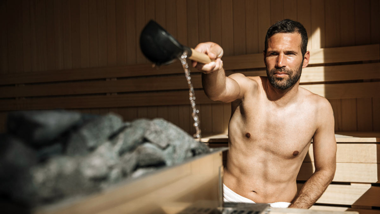 Часто посещающих баню российских мужчин могут отправить на спермограмму
