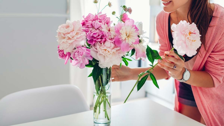 Цветы будут стоять в вазе минимум в 2 раза дольше: хитрости, которые знают не все