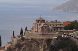 Землетрясение повредило один из древнейших монастырей на горе Афон