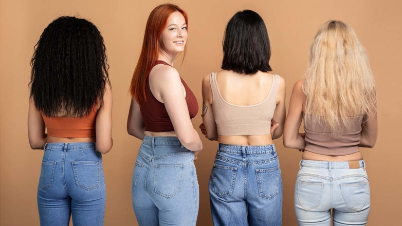 Стилист назвала 5 моделей джинсов, которые сидят на любой фигуре