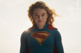 Из "Дома Дракона" в Дом Эл: Милли Олкок примеряет плащ в первом трейлере "Супергёрл"