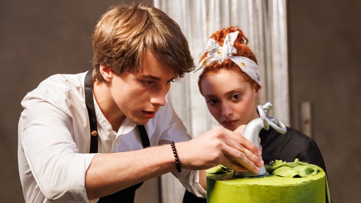 Кадр из сериала "Гордость"