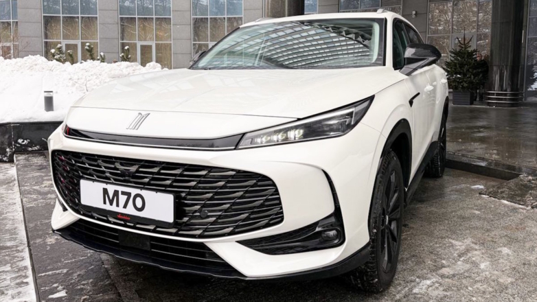 "Москвич" выпустил на рынок кроссоверы М70 и М90