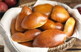 Выпечка больше не будет дубовой: что добавить в тесто, чтобы пирожки долго не черствели