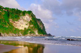 Российская туристка погибла на пляже в Индонезии