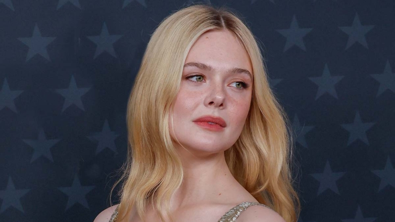 Богатые тоже плачут (и убивают): трейлер сатирического триллера "Подрезка кустов роз" с Памелой Андерсон и Эль Фаннинг