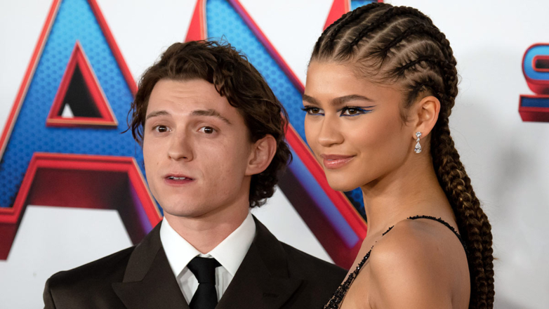 Звезды "Человека-паука" Зендея и Том Холланд тайно поженились