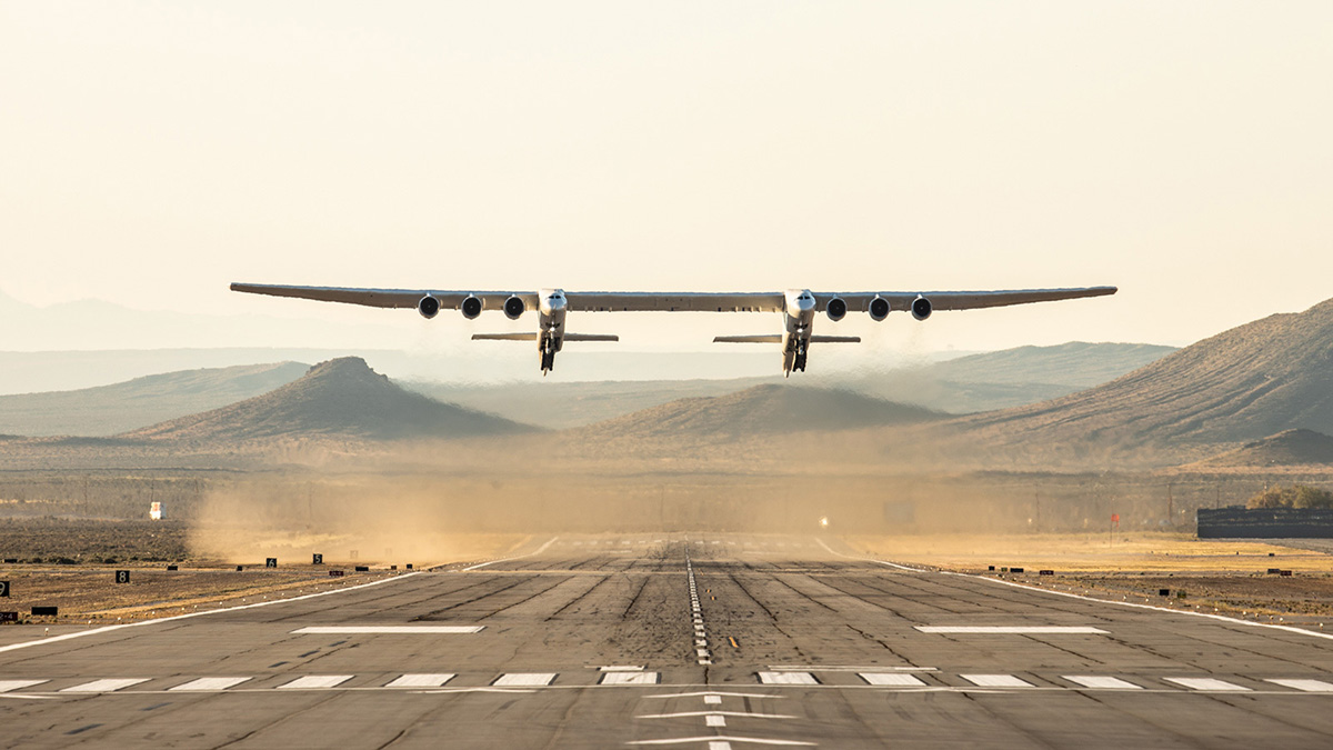 самолет Stratolaunch