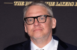 Режиссер фильма "Не смотрите наверх" Адам МакКей снимет комедийный сай-фай