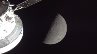 Облет Луны завершен: корабль Orion лег на обратный курс к Земле