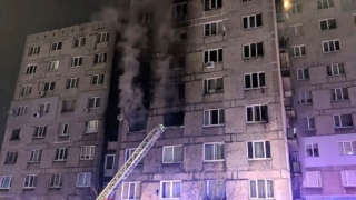 Семья погибла при пожаре в многоэтажке в Калининграде, огонь тушили 53 спасателя