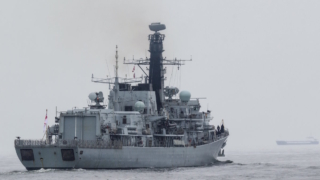 Бессилие в Ла-Манше: почему британский флот не рискнул остановить российские танкеры