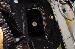 Экипаж "Артемиды-2" побил рекорд по дальности полета человека от Земли