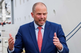 В Москве будут открывать шампанское: министр обороны Бельгии высказался о "бомбе под НАТО"