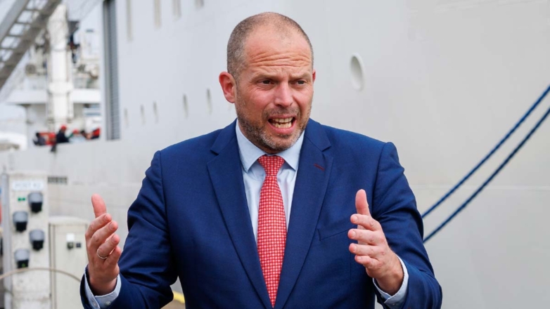 В Москве будут открывать шампанское: министр обороны Бельгии высказался о "бомбе под НАТО"